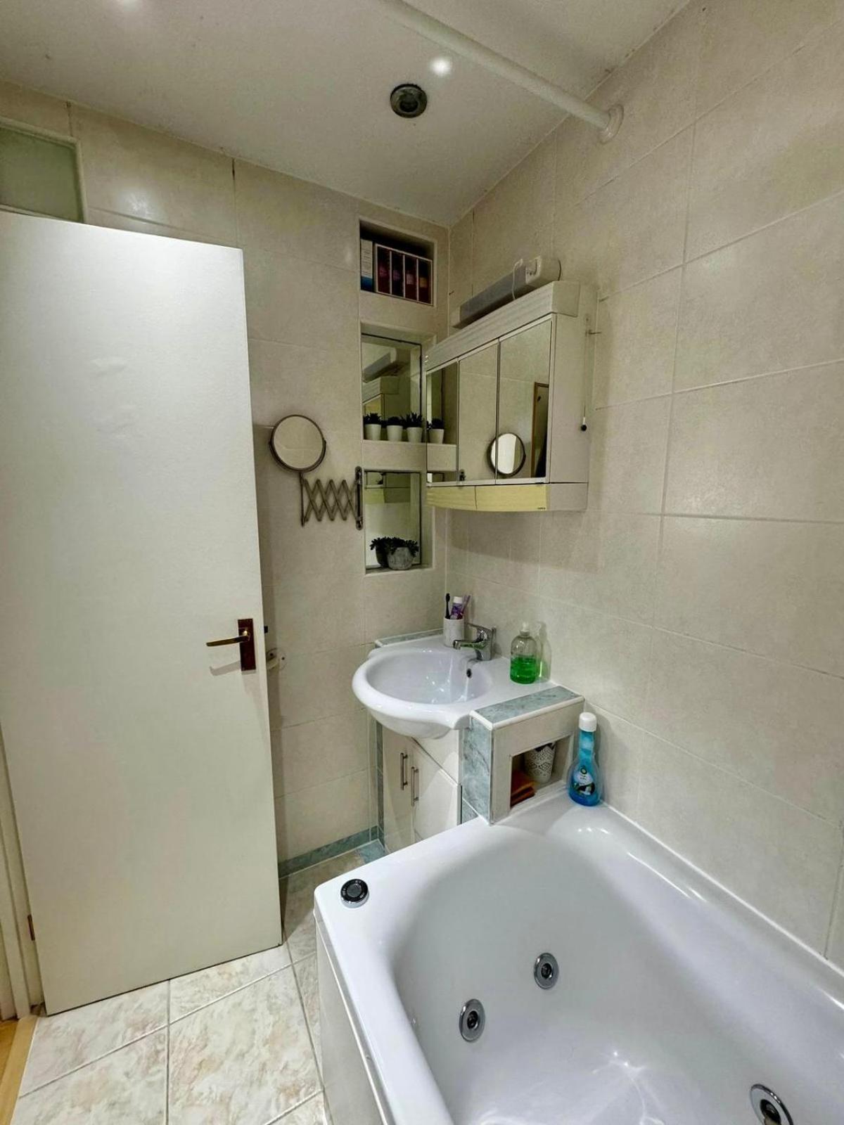 Amazing En-Suite Apartment In Finchley Central London Exterior photo